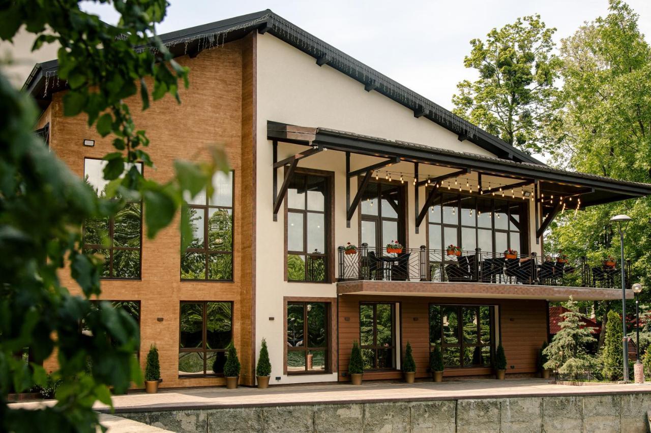 Hotel Near The Lake 3*