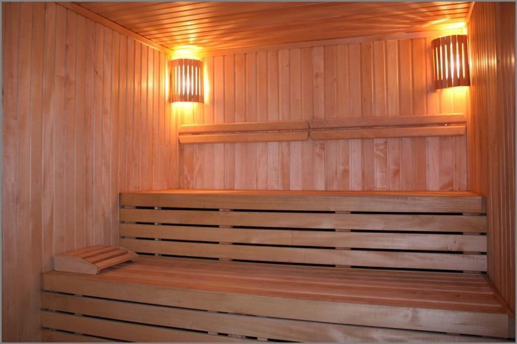 Hotel Near The Lake 3*