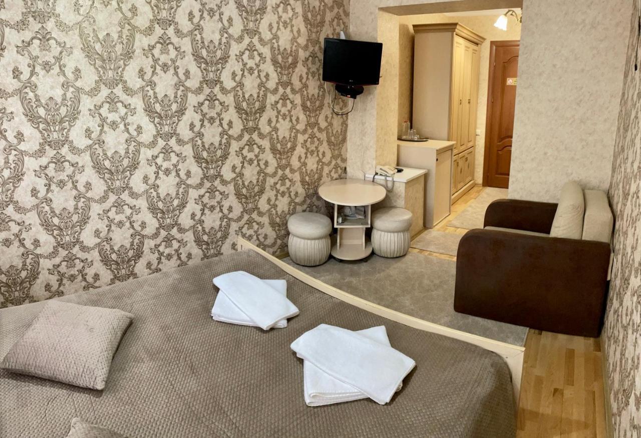 Hotel Near The 3*